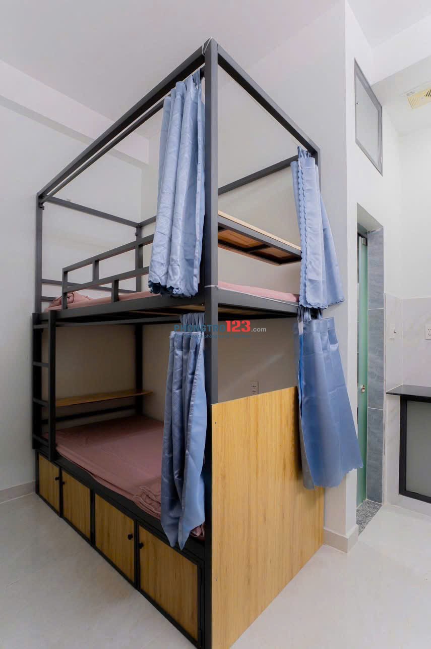 KTX chỉ 2 - 4ng mới có thang máy cách làng ĐH Thủ Đức chỉ 5p giá tưf 1tr5