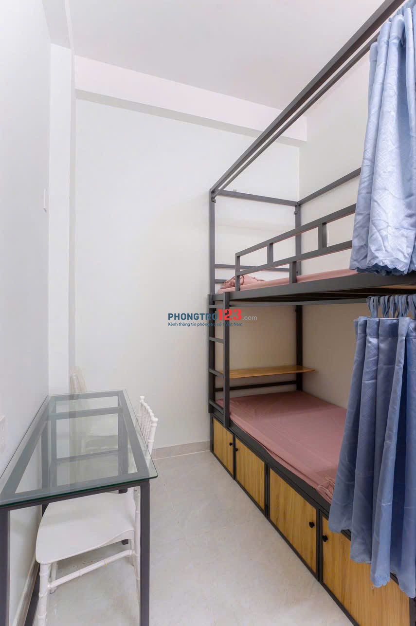 KTX chỉ 2 - 4ng mới có thang máy cách làng ĐH Thủ Đức chỉ 5p giá tưf 1tr5