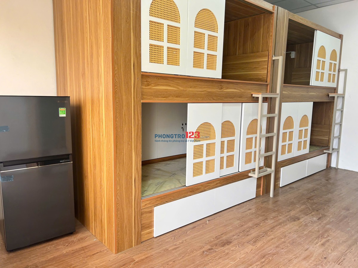 Ký Túc Xá Sleepbox Sinh Viên Cách Cao Đăng Công Nghệ Thủ Đức 400m