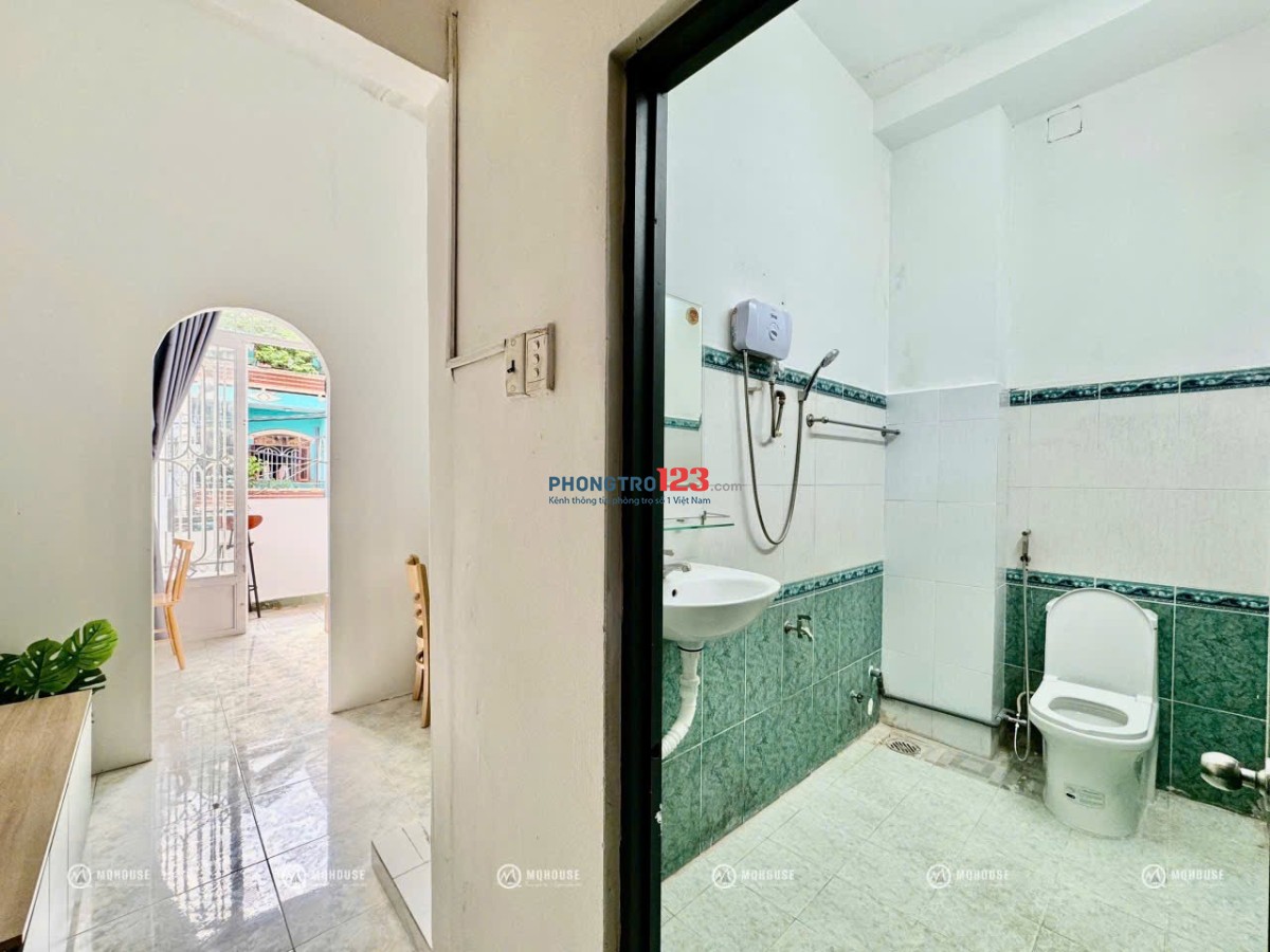 Căn hộ 1 phòng ngủ tách bếp , có ban công rộng gần Đại học Văn Hiến