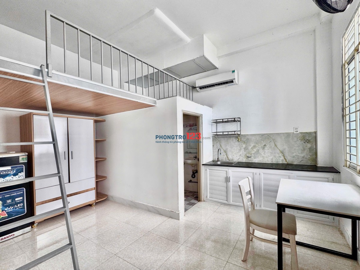 Cho thuê phòng duplex cao cấp full nội thất có BAN CÔNG lớn. thang máy - giá cực rẻ