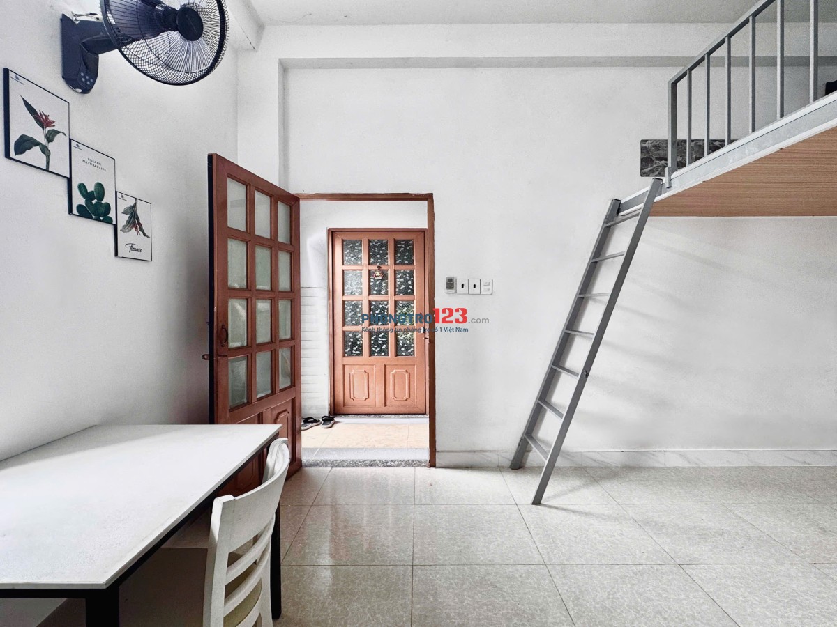 Cho thuê phòng duplex cao cấp full nội thất có BAN CÔNG lớn. thang máy - giá cực rẻ