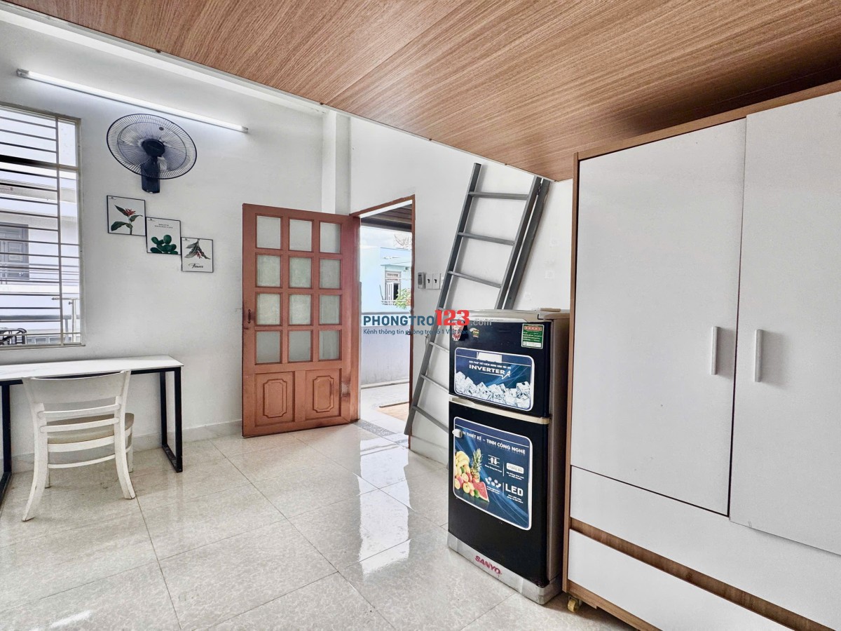 Cho thuê phòng duplex cao cấp full nội thất có BAN CÔNG lớn. thang máy - giá cực rẻ