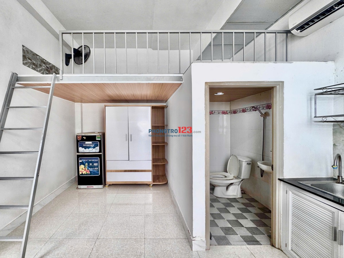 Cho thuê phòng duplex cao cấp full nội thất có BAN CÔNG lớn. thang máy - giá cực rẻ