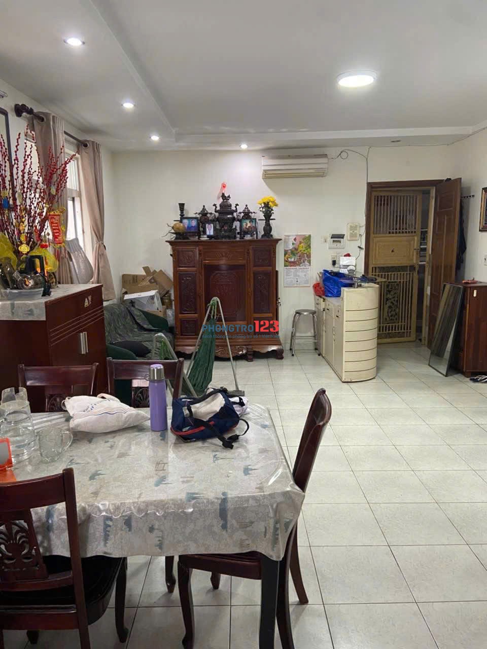 Chung cư Phan Đăng Lưu, Bình Thạnh: 2p ngủ, ban công, 70m2, giá 7triệu