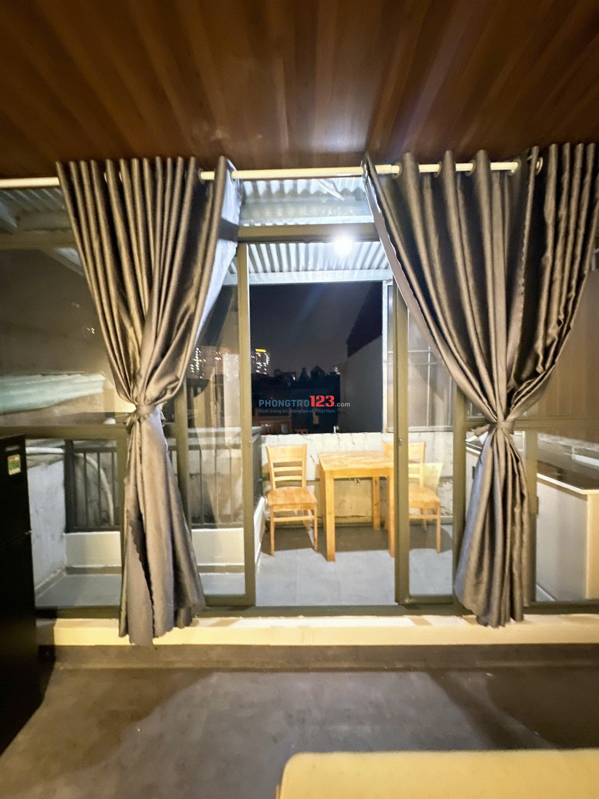 PHÒNG TRỌ FULL NỘI THẤT CỬA SỔ LỚN Ở BÌNH THẠNH GẦN ĐẠI HỌC HUTECH,HỒNG BÀNG,UEF,.. - LH: 0334998413