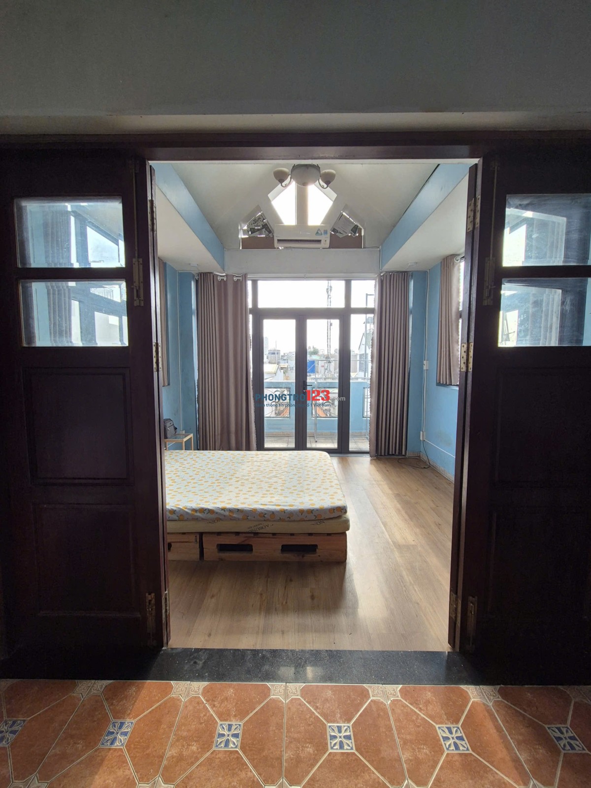 Chính chủ cho thuê Studio 1 phòng ngủ Full NT, tách bếp, có ban công, 36m2, Nguyễn Xuân Khoát