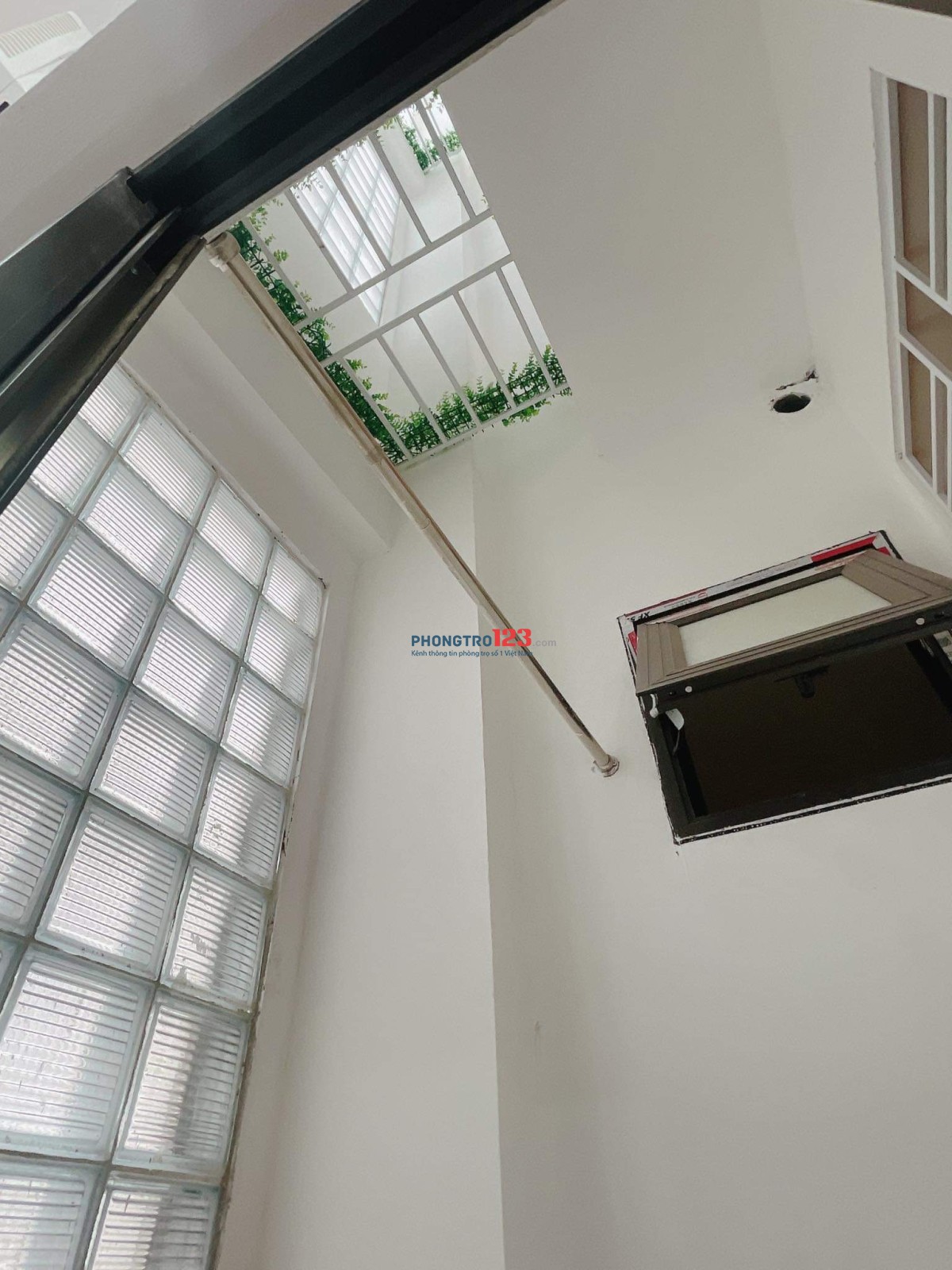 CCMN, 25m2, mới, sang, hiện đại, sạch sẽ. Trung tâm quận Cầu Giấy. Chủ nhà đăng tin