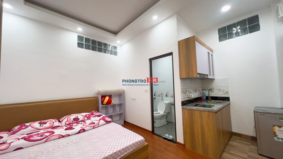 CCMN, 25m2, mới, sang, hiện đại, sạch sẽ. Trung tâm quận Cầu Giấy. Chủ nhà đăng tin