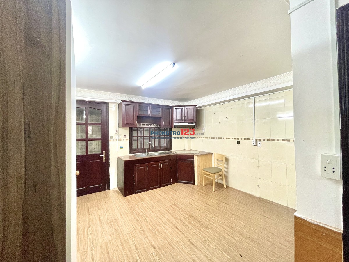 Căn hộ giá tốt full nội thất ở ngay đầu đường Trần não quận 2