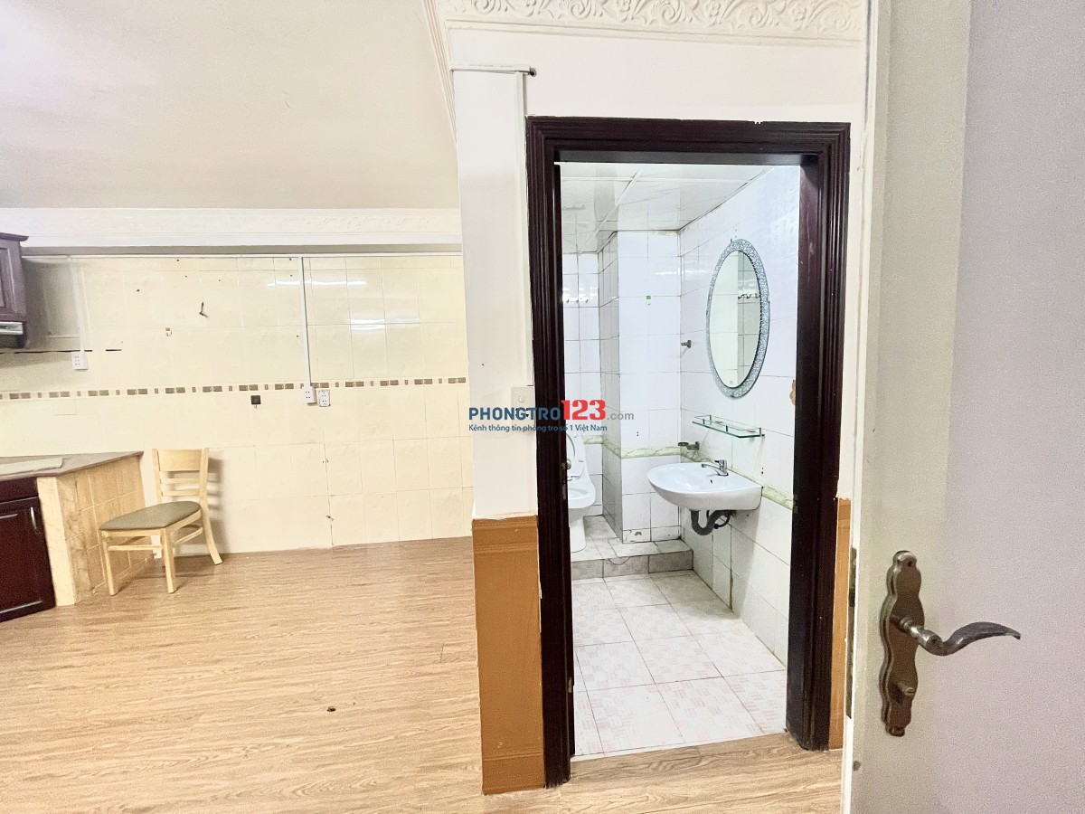 Căn hộ giá tốt full nội thất ở ngay đầu đường Trần não quận 2