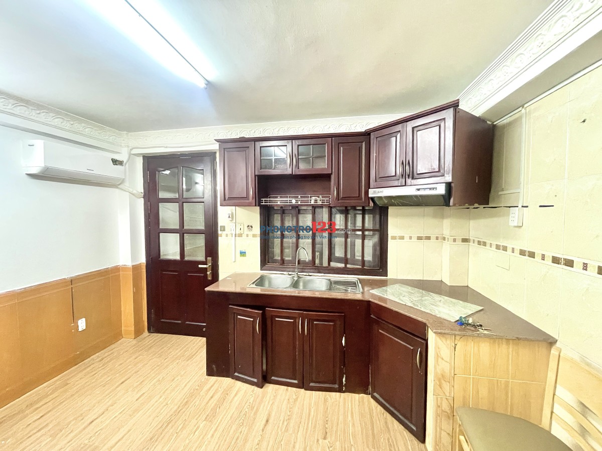 Căn hộ giá tốt full nội thất ở ngay đầu đường Trần não quận 2