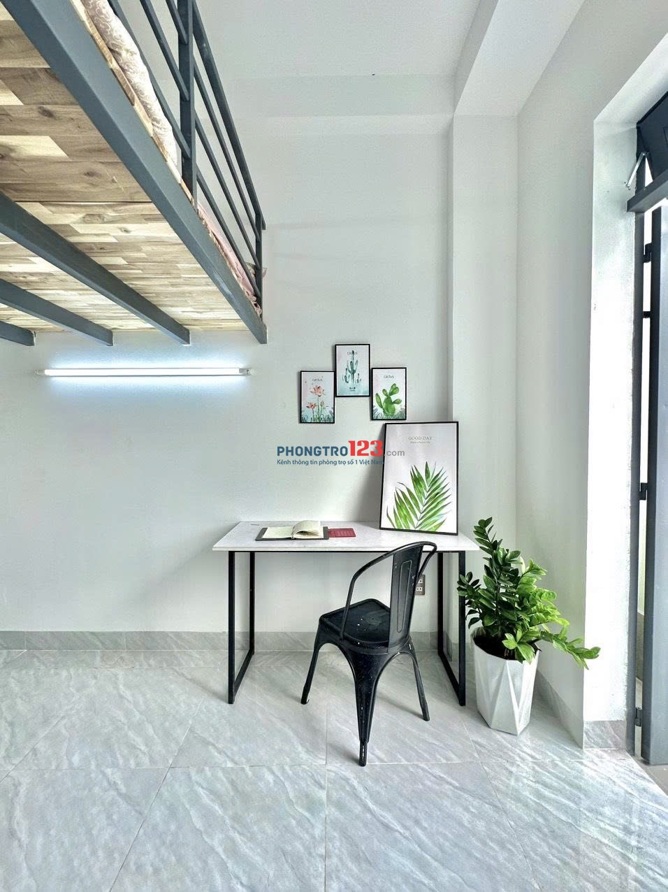 Căn hộ có gác rộng , có ban công mát mẻ và full nội thất gần sân bay , CV gia định , đại học CN