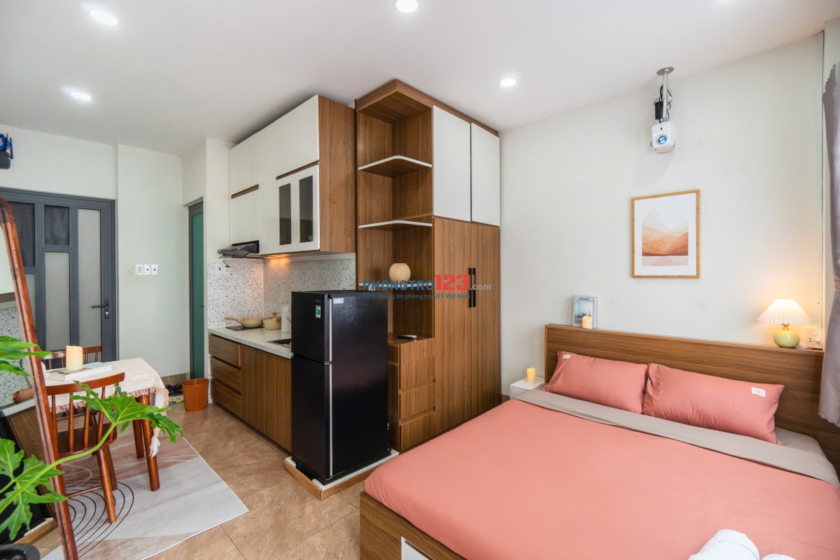 Căn studio phòng rộng thuận tiện di chuyển quận 1