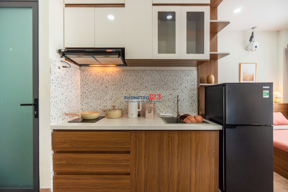Căn studio phòng rộng thuận tiện di chuyển quận 1
