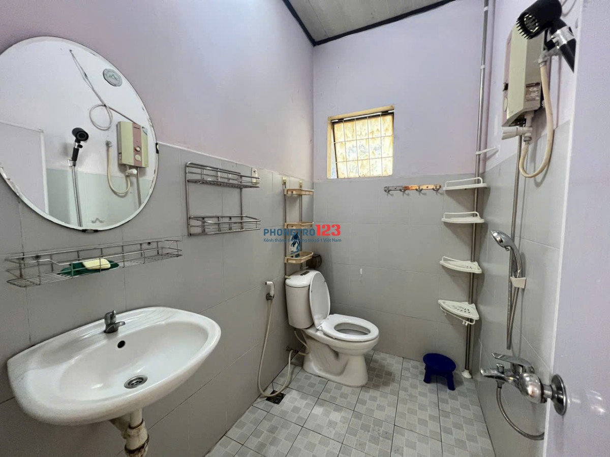 Chung cư Hồ Văn Huê, P9, Phú Nhuận: 70m2, 2p ngủ, 8.5tr/th