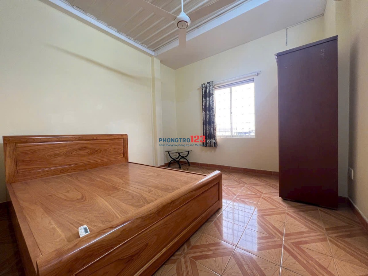 Chung cư Hồ Văn Huê, P9, Phú Nhuận: 70m2, 2p ngủ, 8.5tr/th