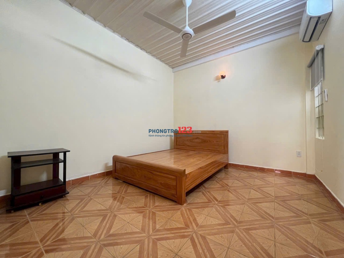 Chung cư Hồ Văn Huê, P9, Phú Nhuận: 70m2, 2p ngủ, 8.5tr/th