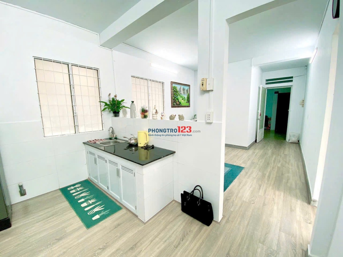 Chung Cư Lê Hồng Phong Quận 10 rộng 80m2 2PN 1WC giá 8,5tr/th