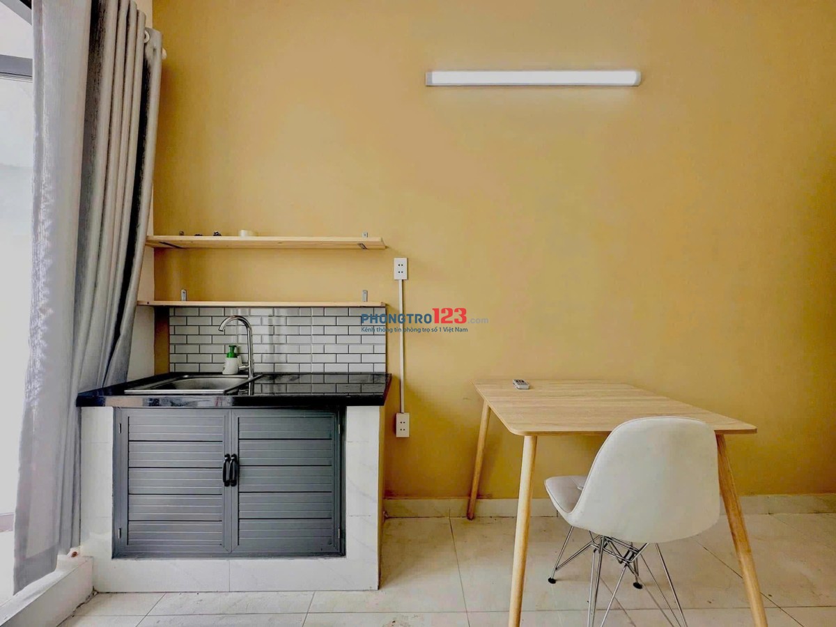 PHÒNG TRỌ FULL NỘI THẤT CỬA SỔ VÀ BAN CÔNG LỚN Ở BÌNH THẠNH GẦN ĐẠI HỌC HUTECH,HIU,UEF-LH:0334998413
