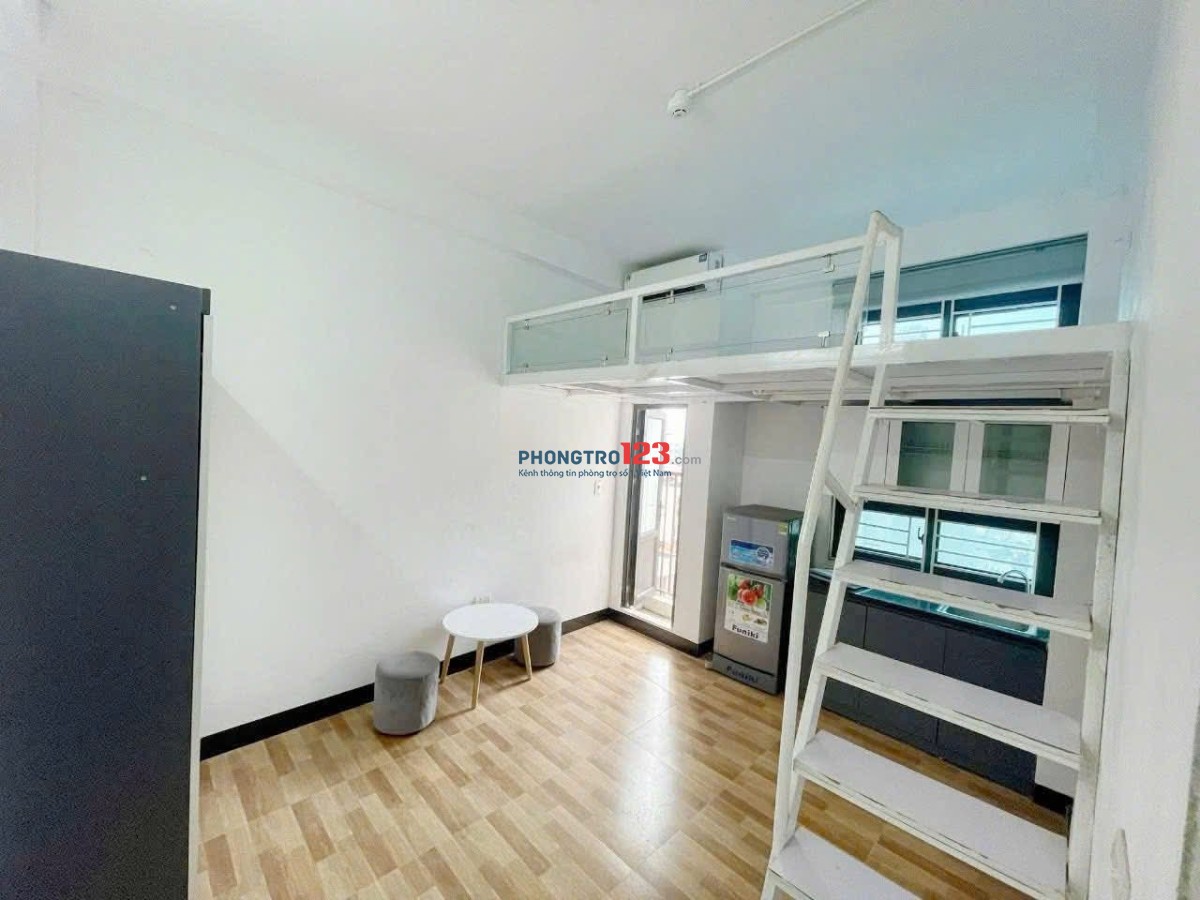 Cho thuê phòng duplex full nội thất ngay Nguyễn Văn Cừ Quận 1
