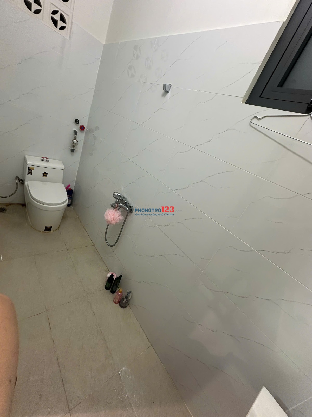 Cho thuê phòng studio cửa sổ ra trời - Bạch Đằng - chỉ tính điện và nước còn lại free