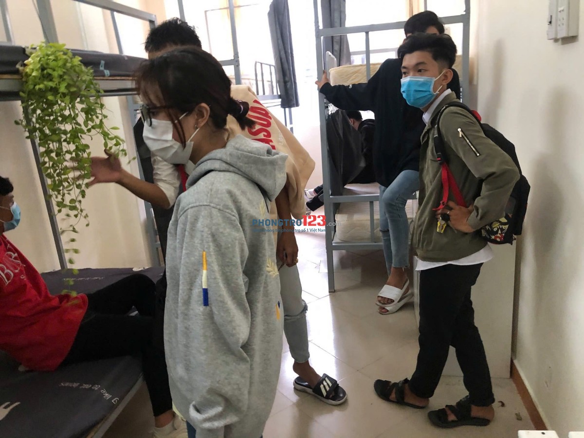 Kí túc xá cao cấp dành cho sinh viên gần các trường cao đẳng, ĐH bán kính 300m đến 2,7km