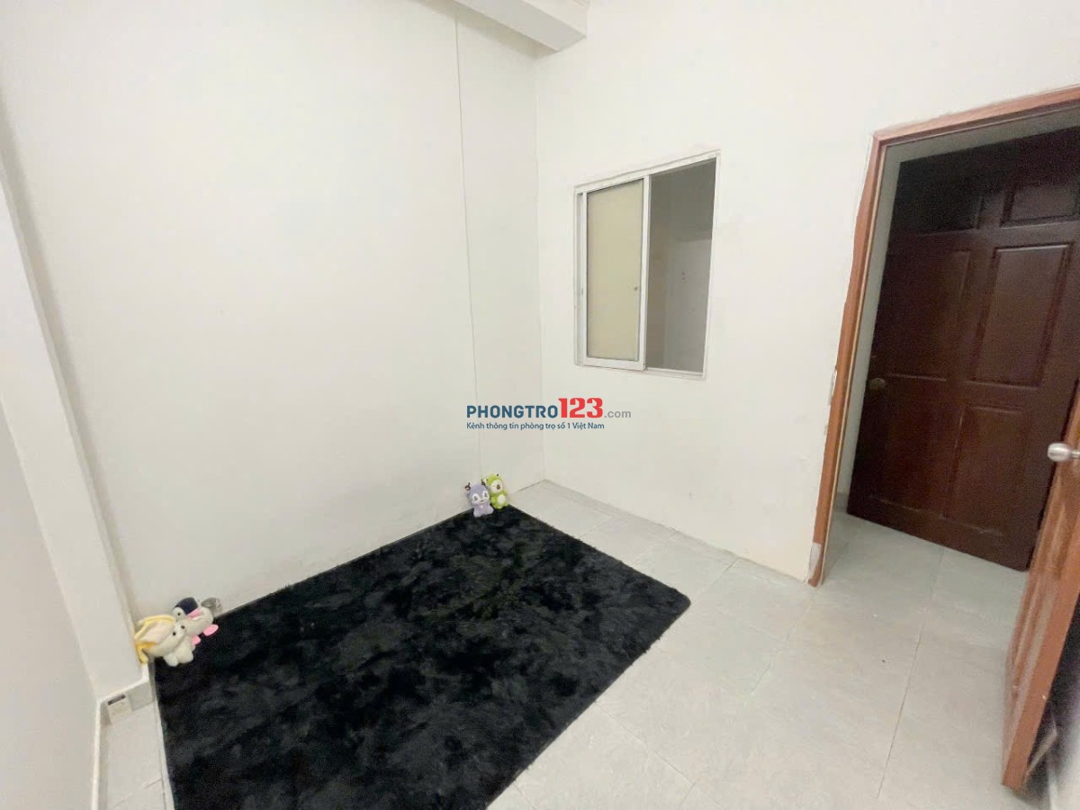 Phòng Mặt Tiền Đường Tên Lửa Kế Bên Siêu Thị Aeon.