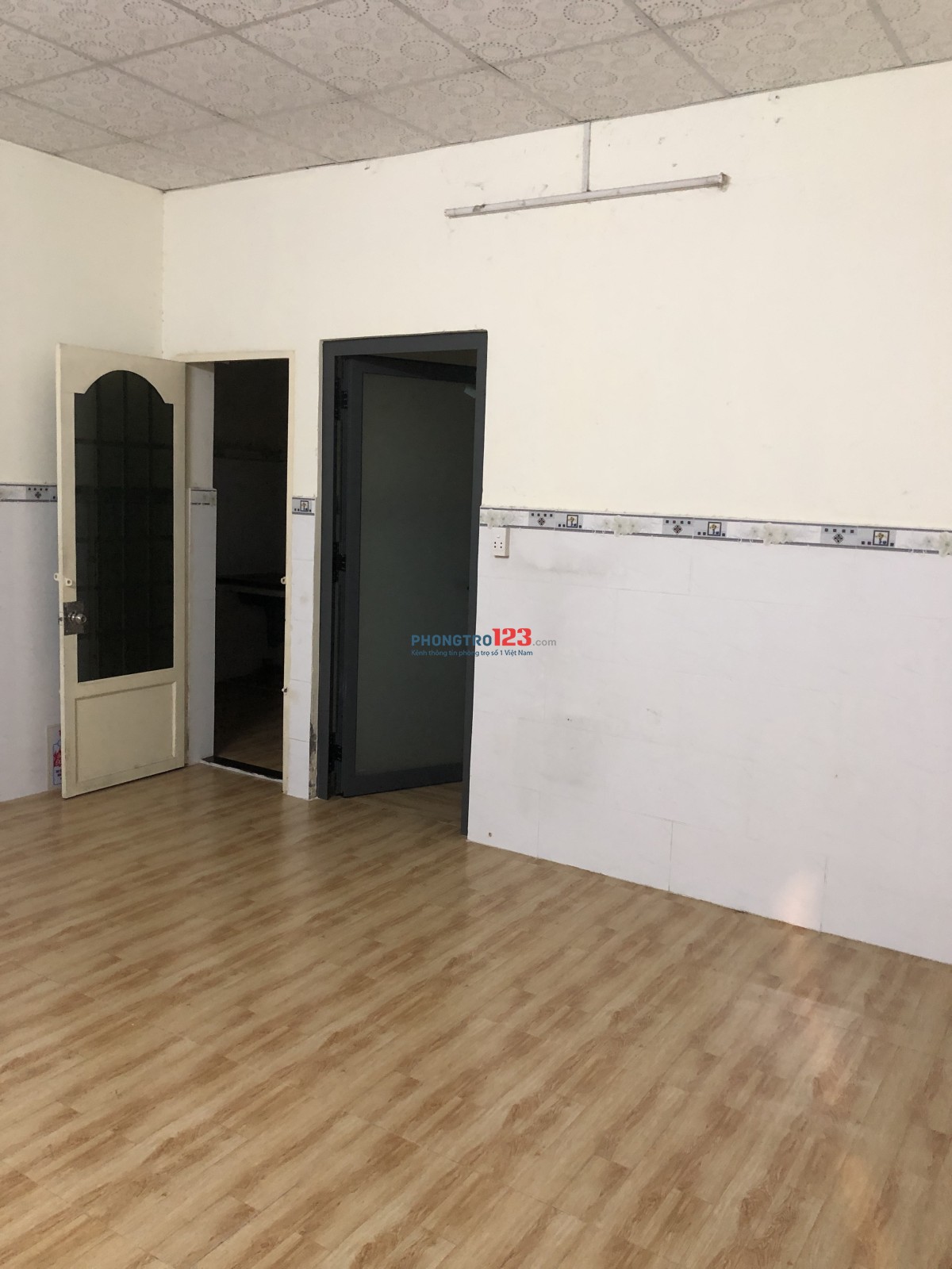 CHO THUÊ NHÀ TRỌ 60M² LỐI ĐI RIÊNG - ĐỂ XE TRONG NHÀ - GẦN GA METRO