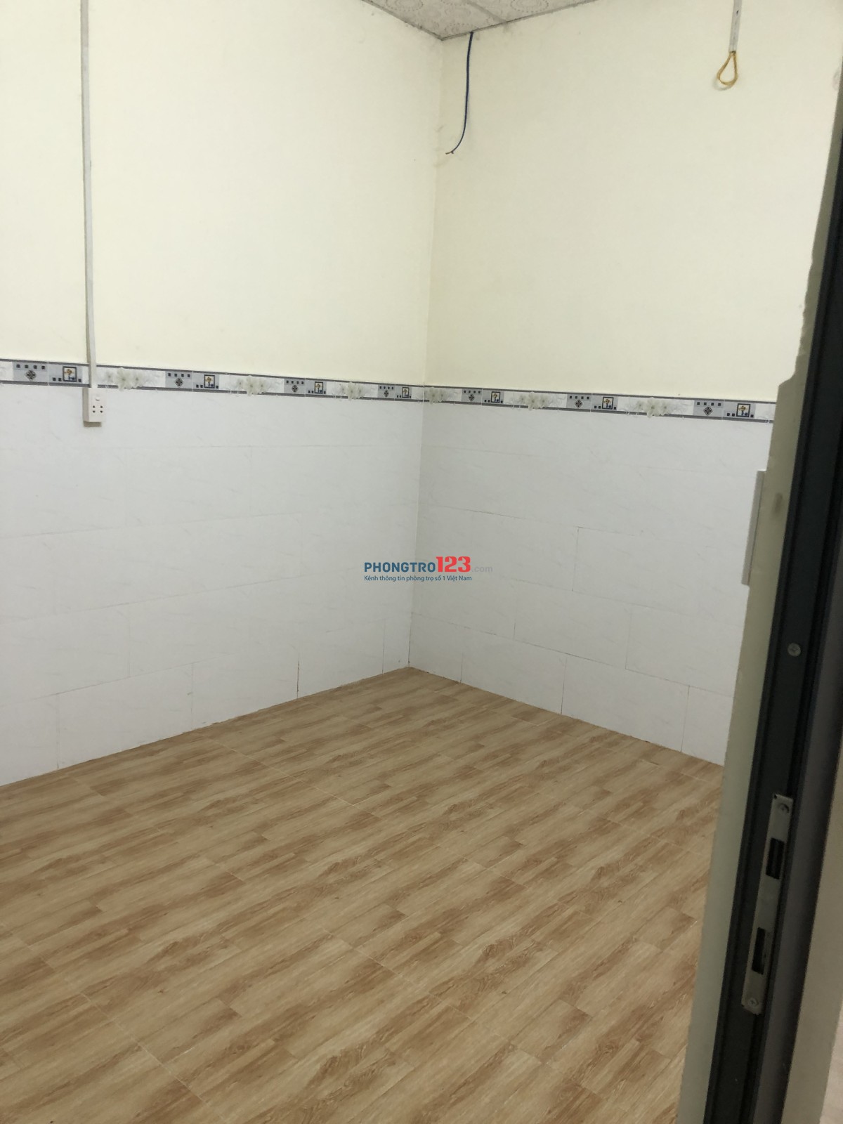 CHO THUÊ NHÀ TRỌ 60M² LỐI ĐI RIÊNG - ĐỂ XE TRONG NHÀ - GẦN GA METRO