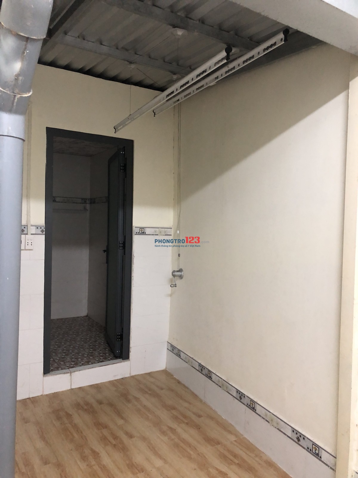CHO THUÊ NHÀ TRỌ 60M² LỐI ĐI RIÊNG - ĐỂ XE TRONG NHÀ - GẦN GA METRO