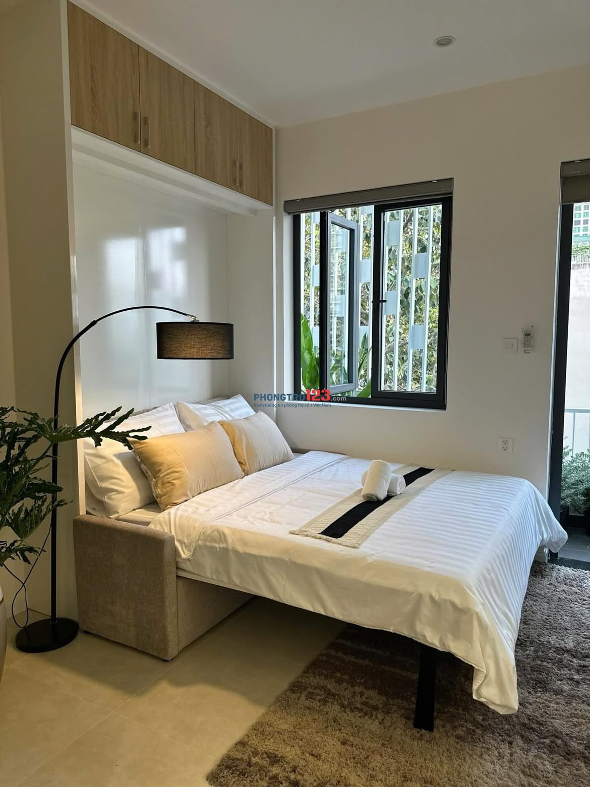 Studio Sát Ngã Tư Hàng Xanh Chính Chủ Cho Thuê, Gần Hutech, UEF, HIU ...