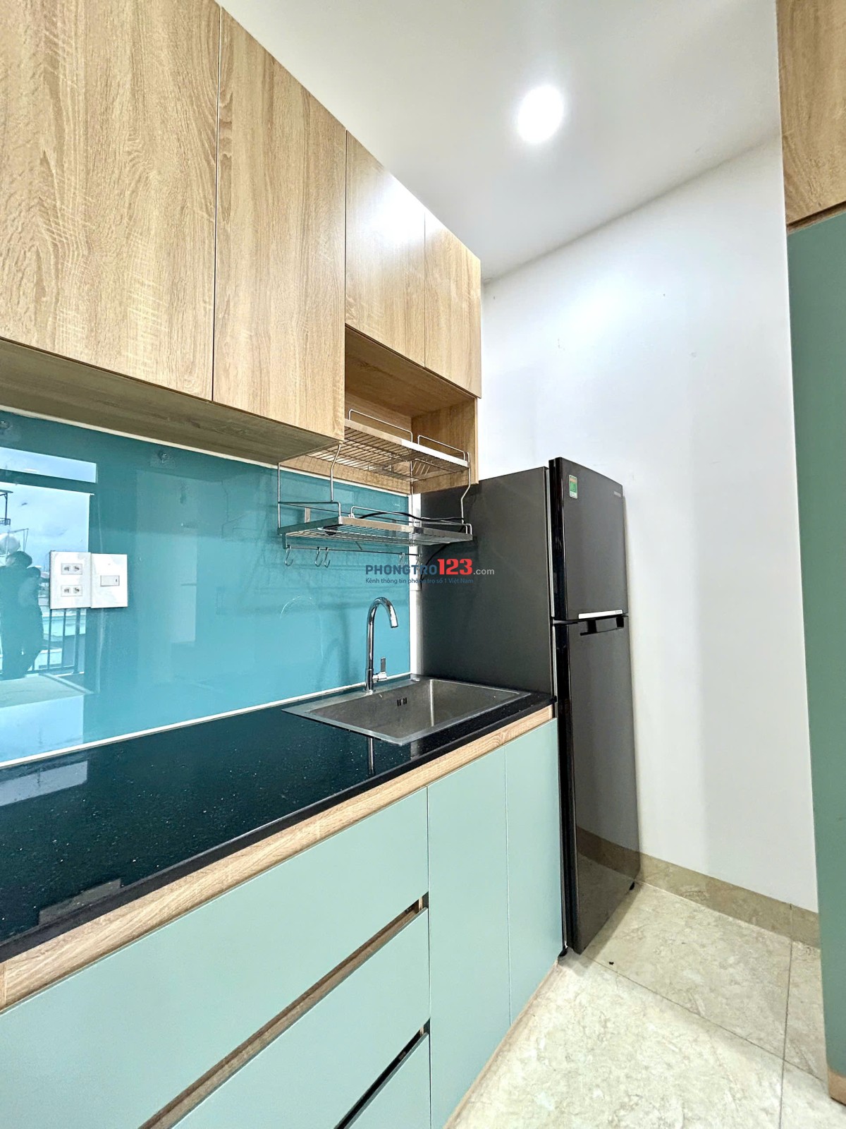 Cho thuê căn hộ mặt tiền - thang máy - ban công thoáng - new 100% - gần đại học Văn Lang CS2
