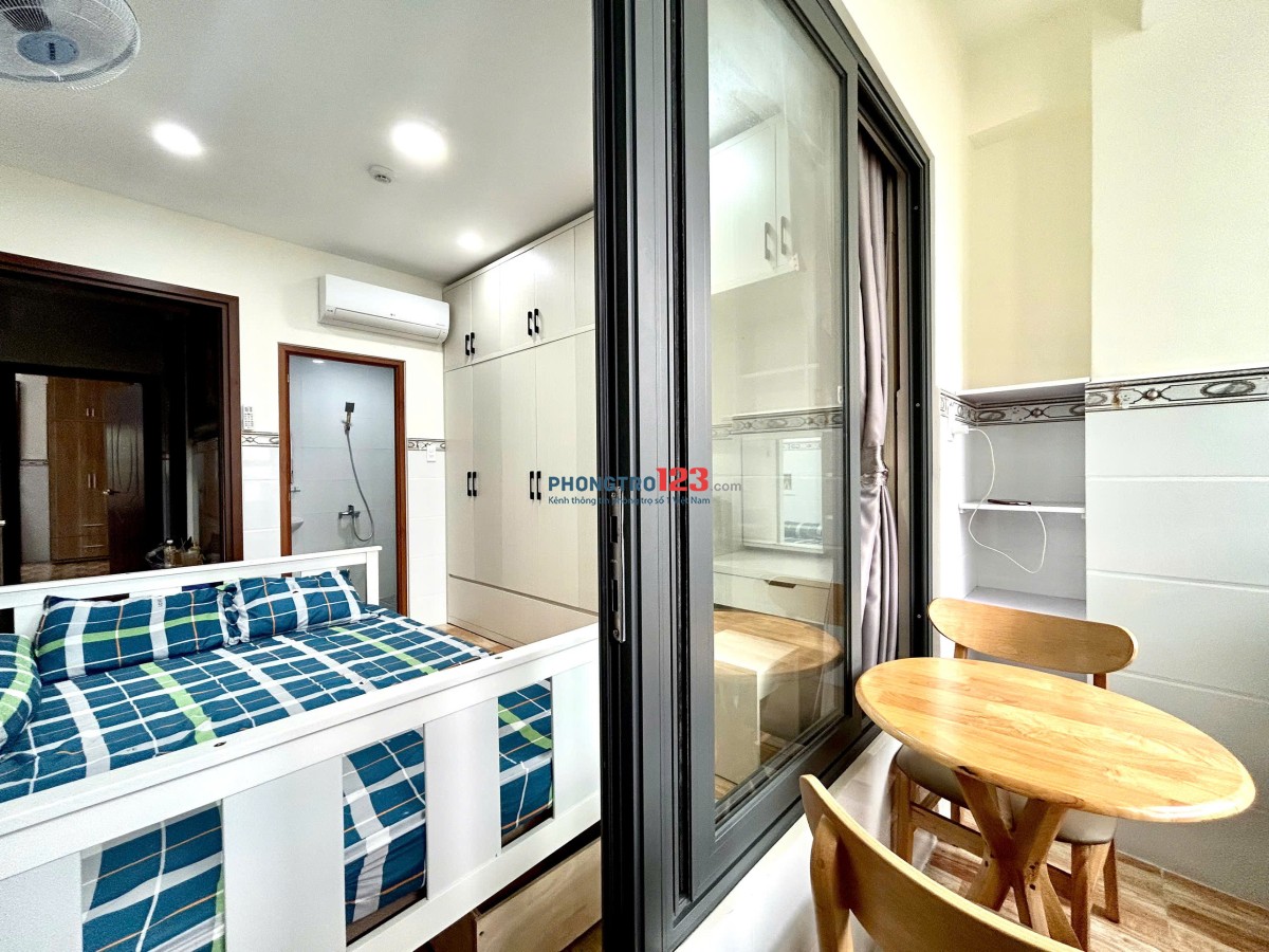Cho Thuê Căn Hộ Mới Keng - Tách Bếp - Ban Công - Thang Máy - Máy Giặt Riêng - Gần ĐH Hutech - UEF