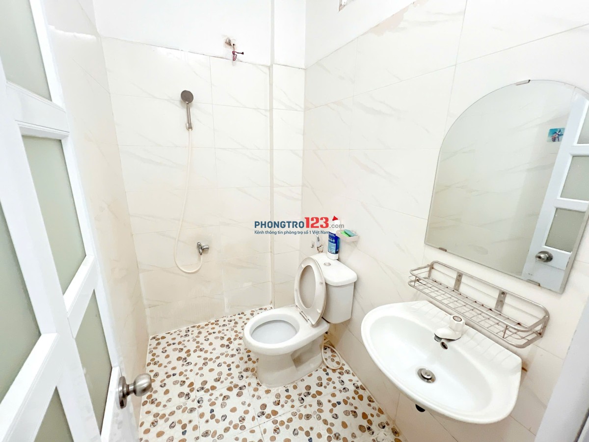 KTX HUỲNH KHUƠNG AN – Gần ĐHCN, Phòng 6 giường, Giá từ 1tr4