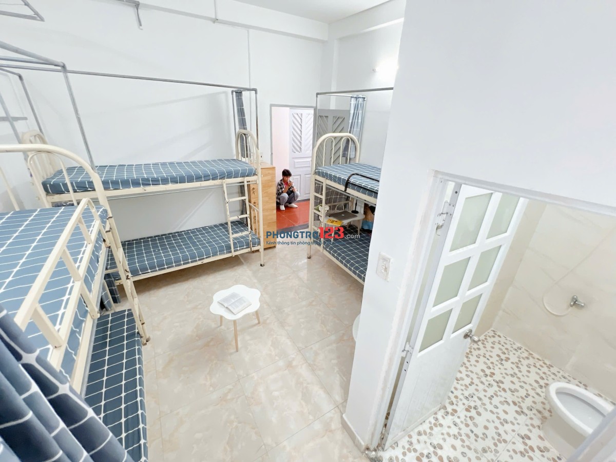 KTX HUỲNH KHUƠNG AN – Gần ĐHCN, Phòng 6 giường, Giá từ 1tr4
