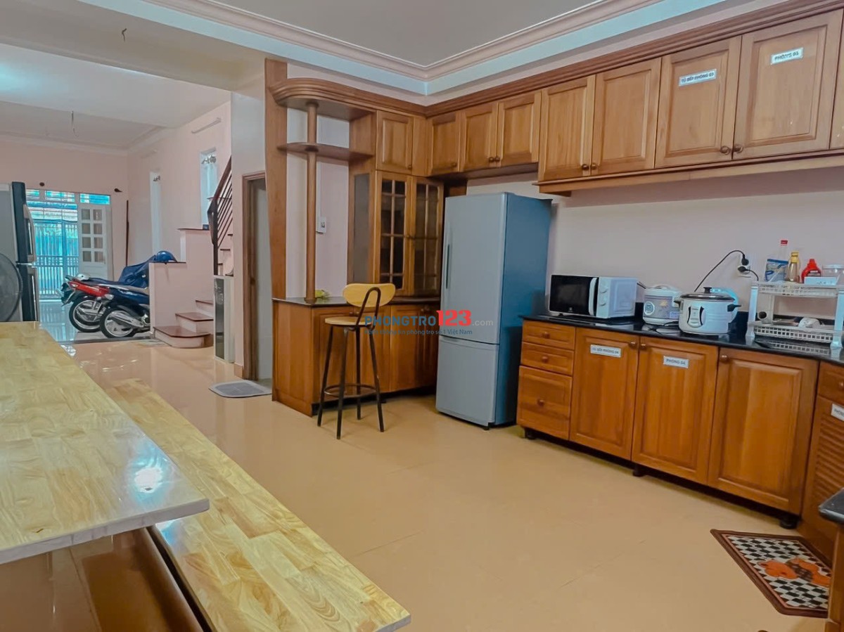 Ký Túc Xá Nữ Gần Ngã Tư Thủ Đức Lê Văn Việt giá từ 1tr4