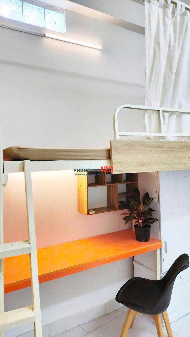 Ký Túc Xá Miniduplex bàn học to Xóm Chiếu ĐH Nguyễn Tất Thành - ĐH Luật - UFM từ 1tr6