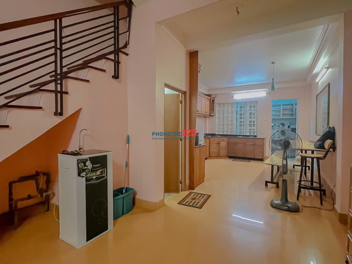Ký Túc Xá Nữ Gần Ngã Tư Thủ Đức Lê Văn Việt giá từ 1tr4