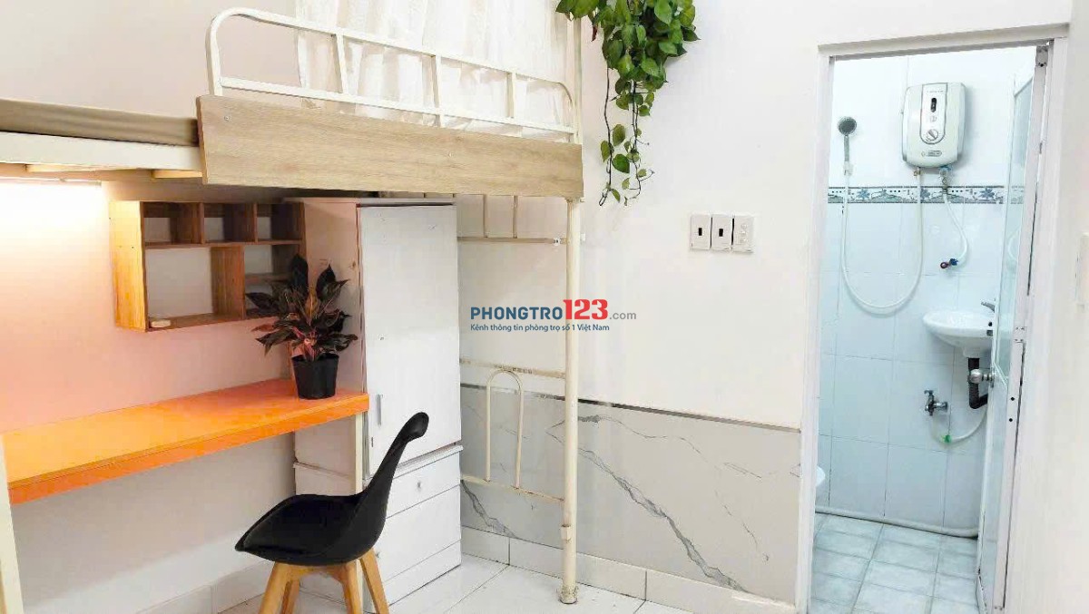 Ký Túc Xá Miniduplex bàn học to Xóm Chiếu ĐH Nguyễn Tất Thành - ĐH Luật - UFM từ 1tr6