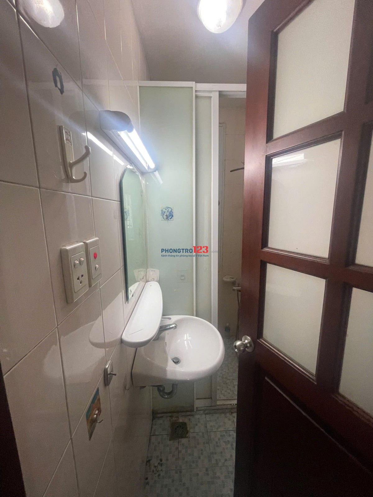 Căn hộ Cao ốc Lương Định Của, 2PN, 84m2 cho thuê 12tr
