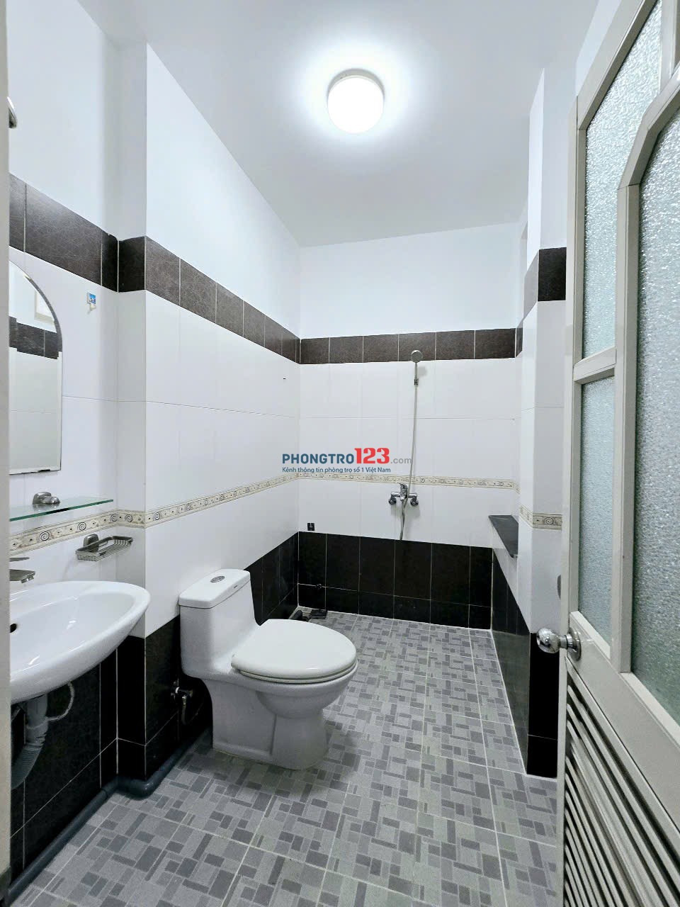 Cho thuê phòng full nội thất đường Cách Mạng Tháng 8, Quận 3 – Gần chợ, trường học, trung tâm