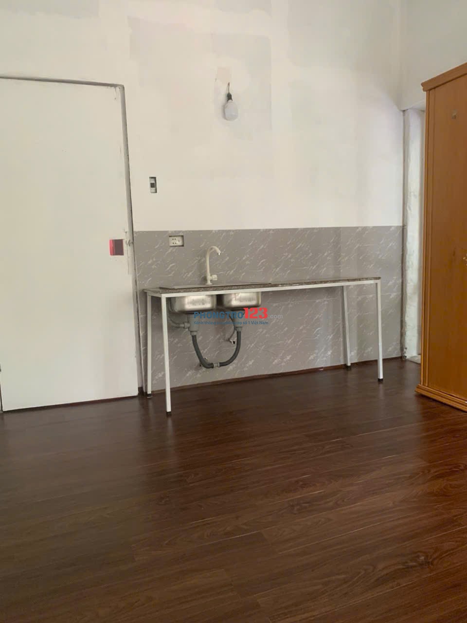 Phòng khép kín 2 phòng + 1 vệ sinh + 2 ban công thoáng