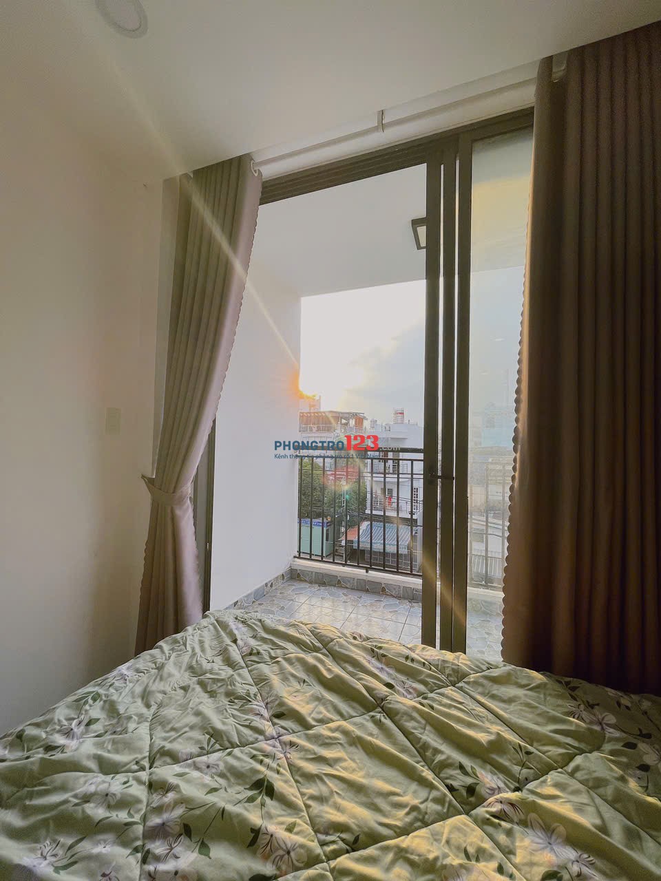 Studio mới, full nội thất – có ban công thoáng mát, thang máy, nuôi pet