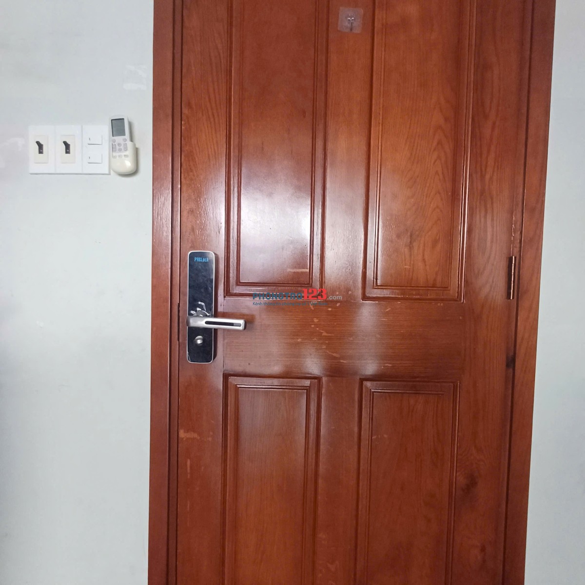 Căn Hộ 1PN Tách Bếp , Ban Công 40m2. Có Dọn Phòng, Thang Máy, Máy Giặt Riêng, Nơ Trang Long
