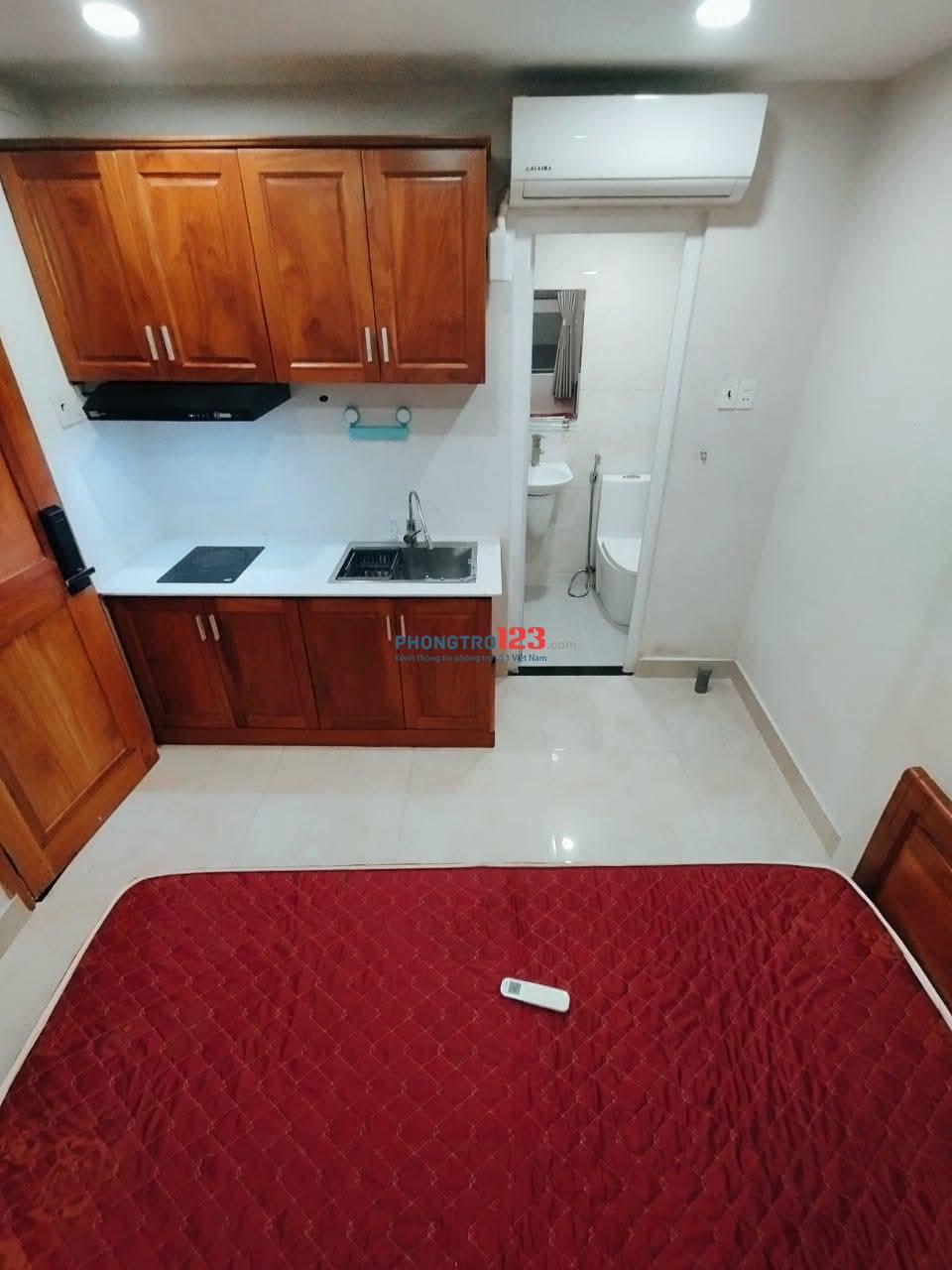 Phòng máy lạnh giá rẻ. Đường Tám Danh. P4. Q8