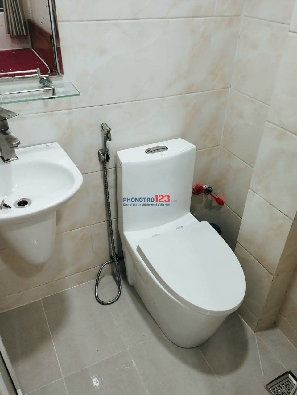 Phòng máy lạnh giá rẻ. Đường Tám Danh. P4. Q8