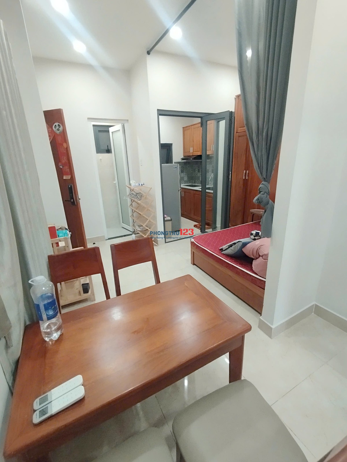 Cho thuê căn 2 phòng ngủ 2wc full nội thất rộng 50m2. Đường Tám Danh. P4. Q8