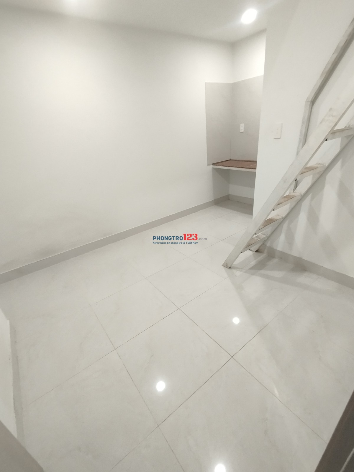 Phòng máy lạnh full gác. C13 đường Nguyễn Văn Linh