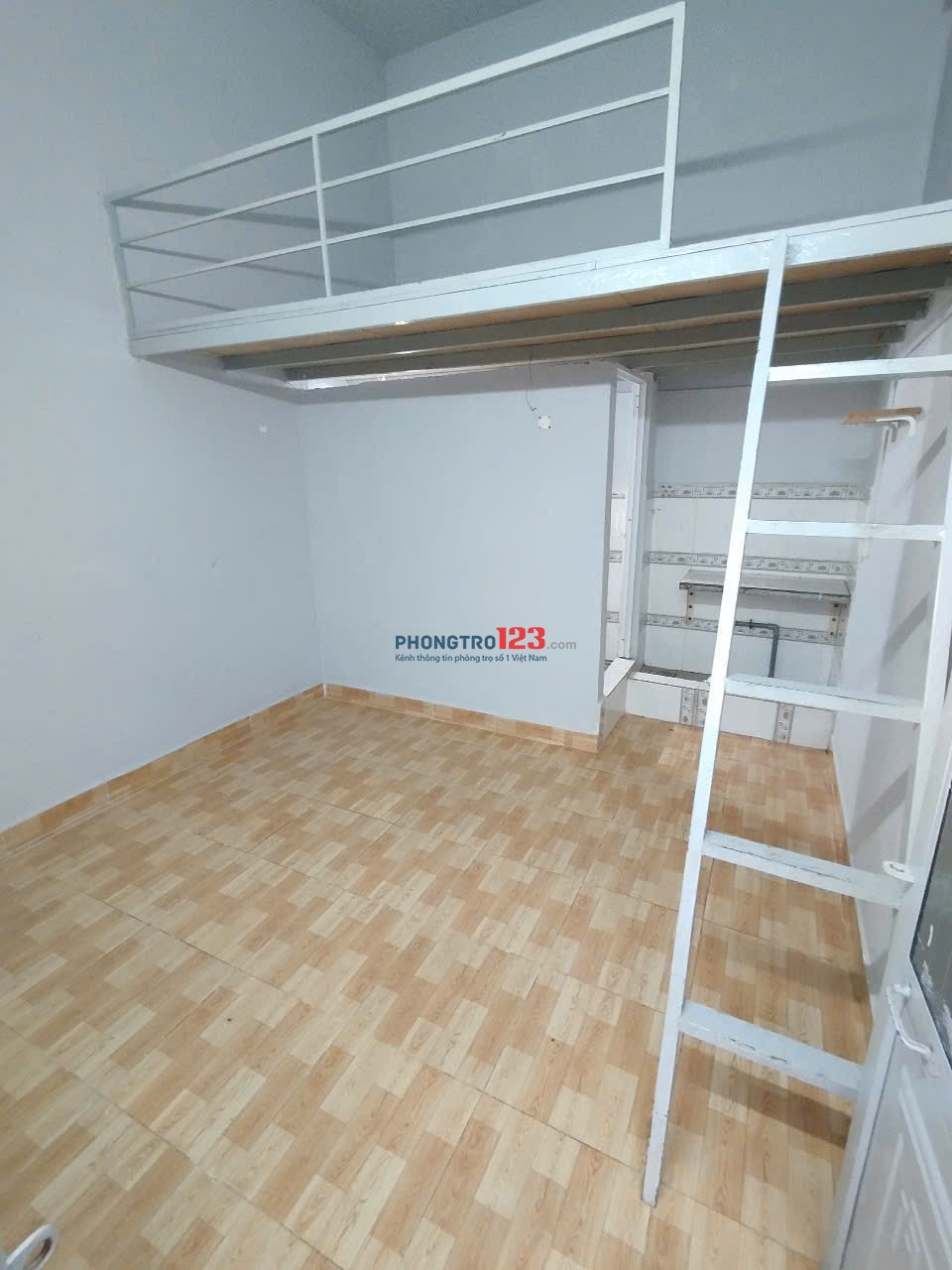 Phòng máy lạnh có gác 2,6 triệu. Có Hỗ trợ cọc. Đường Số 6. P4. Q8